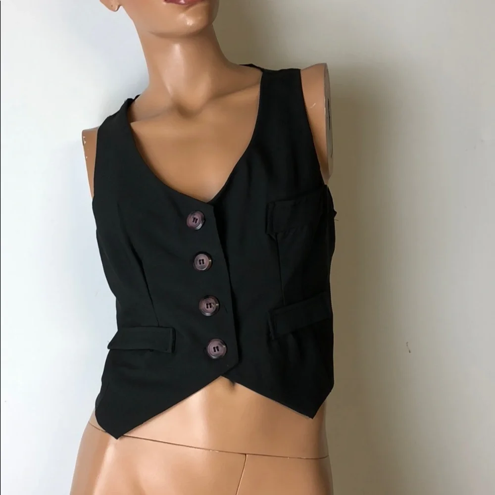 Vest - Picture 1 of 5